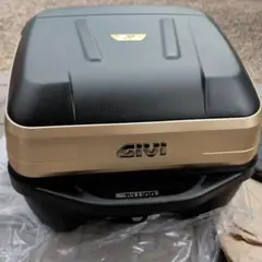 Item thumbnail for item f2f13a48-0d47-4b9d-8125-ccc1c288f465