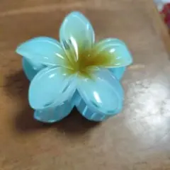 ハイビスカスヘアクリップ　blue×yellow