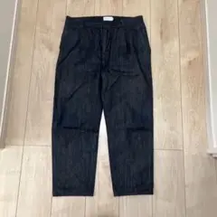 STILL BY HAND ダークデニム ストレートパンツ