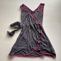 海外購入　グレー/ピンク ラップスタイル ノースリーブワンピース　カシュクール