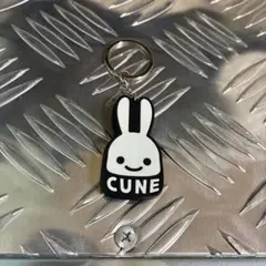 CUNE ラバーキーホルダー