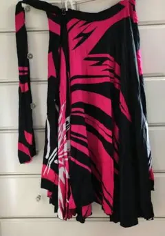 タヒチアン アレミティ　ロングスカート 黒とピンク