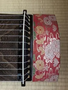十三絃箏 上掛け式油箪 天然素材の 琴柱. 天然素材の琴柱用ケース 十三絃箏 上掛け式油箪 天然素材の 琴柱. 天然素材の琴柱用ケース