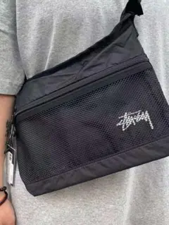 Stussy ブラック ショルダーバッグ