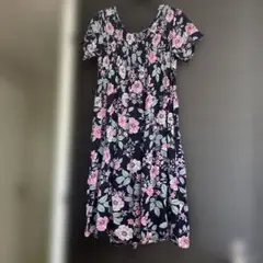 フラワープリント 半袖ひざ丈ワンピース