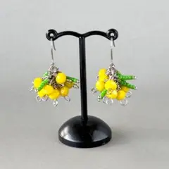 春カラーミモザテイストのワイヤーアクセサリー（ピアス／イヤリング）ハンドメイド