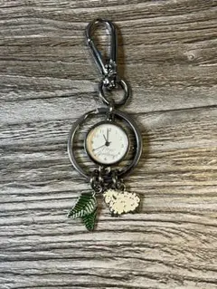可愛い羊のチャームとリーフのチャーム付き時計　キーホルダー