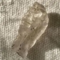 クンツァイト グリーンからのピンク クンツァイト 原石 33.75ct 天然石