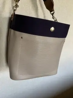 【美品】TOPKAPI リプルネオレザーショルダーバッグ グレイッシュベージュ