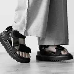 【完売品】【RUUBON】shark sole volume sandals