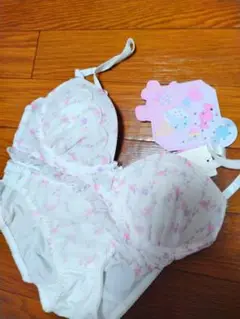 ショーツ ブラジャー レース　上下セット　ノンワイヤー　フリル　ラメ　ロリ