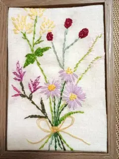 ハンドメイド刺繍完成品 フレーム用「秋の草花たち」