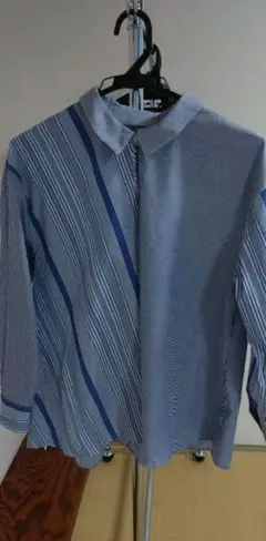 【値下げしました】Do CLASSE　 長袖シャツ　9号
