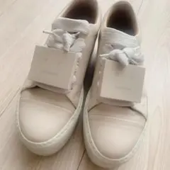 Acne Studiosアクネストゥディオズのスマイリースニーカー