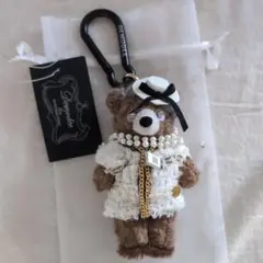 【新品、未使用】　Demodee チャーム　レインコートBear カナビラ付き 新品、未使用】 Demodee チャーム レインコートBear カナビラ