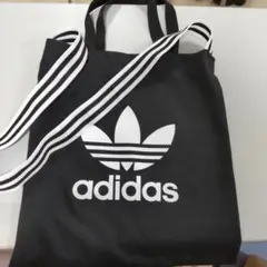 肩がけできる布製トートバッグ