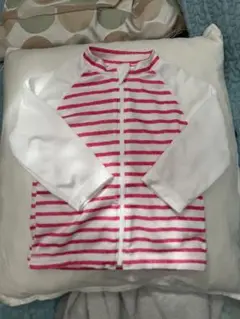 ストライプ ラッシュガード 白とピンク