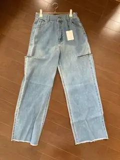ライトブルー ストレートデニム カットオフ