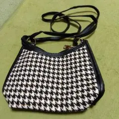 9月2日以降値上げ　ハウンドトゥースパターン ショルダーバッグ