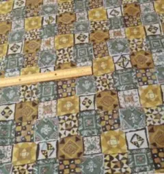 はぎれ　パッチワーク風　ジオメチック柄（幾何学模様柄？）薄地　生地　１m