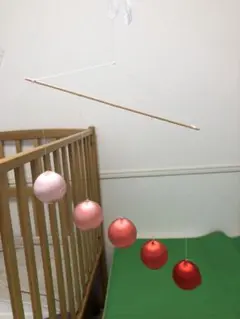 球型モビール 赤