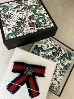 【美品】GUCCI リボンビジューブローチ(コサージュ)