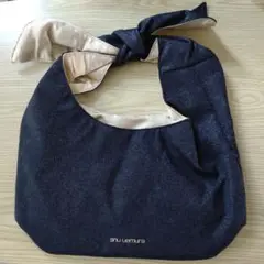 shu uemura ノット付きショルダーバッグ 黒&ゴールド