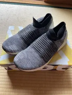 adidas ウルトラブースト　レースレス　アディダス オリジナルス