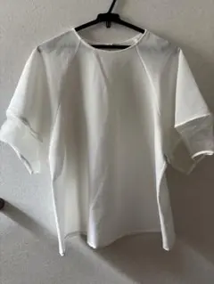 レディース　半袖シャツ　ホワイト　Ｍサイズ　美品