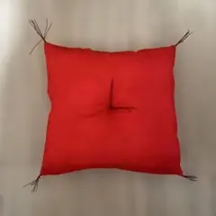 ミニ座布団　赤　ハンドメイド　置物　敷物　ダルマ　11cm x11cm