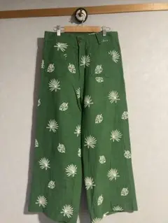 ZARA ボタニカルプリント 緑色パンツ