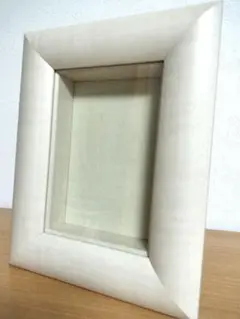 ✦新品未使用品✦　アイボリー 木製 立体フォトフレーム