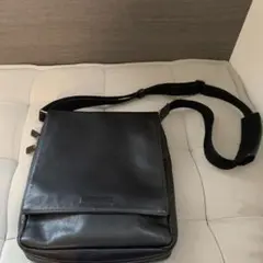 LANVIN ブラックレザーショルダーバッグ