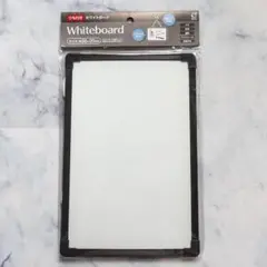 オカザキ ひも付き ホワイトボード 約30x20cm ブラック