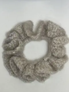 ラメ入りフリルデザインシュシュ