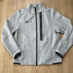 ナイキ　サステナブル　NIKE テックフリース　スウォッシュ　スポーツウェア