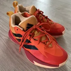 即発送！バスケ好きadidasバスケットボールシューズ22.5