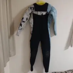 セミドライウェットスーツ