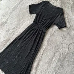 【美品】総プリーツ 半袖 ロングワンピース ブラック