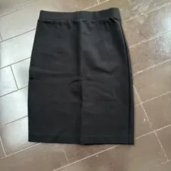黒 タイトスカート スリット入り
