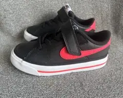 美品 NIKE ナイキ キッズシューズ15cm 黒赤