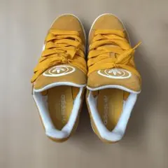 adidas イエロー スニーカー