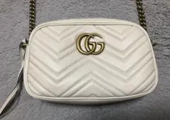 GUCCI ショルダーバッグ GGマーモント キルティング スモール ホワイト