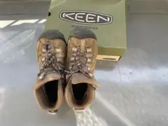 KEEN 38ãã¬ããã³ã°ã·ã¥ãŒãº