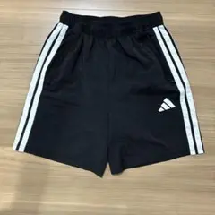 アディダス ブラック ハーフパンツ