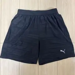 PUMA ブラック ストライプ ハーフパンツ