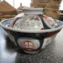 吉野家　どんぶり　有田焼　特盛、並盛どんぶり （中古品） 吉野家 どんぶり 有田焼 百十一周年記念 伝統工芸 丼 金文字 未