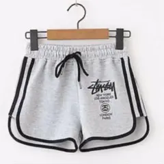 ステューシー かわいいショートパンツ