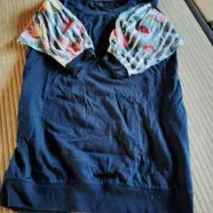 ネイビー フラワープリント 袖付きTシャツ