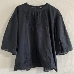 【UNIQLO】刺繍入りブラウス